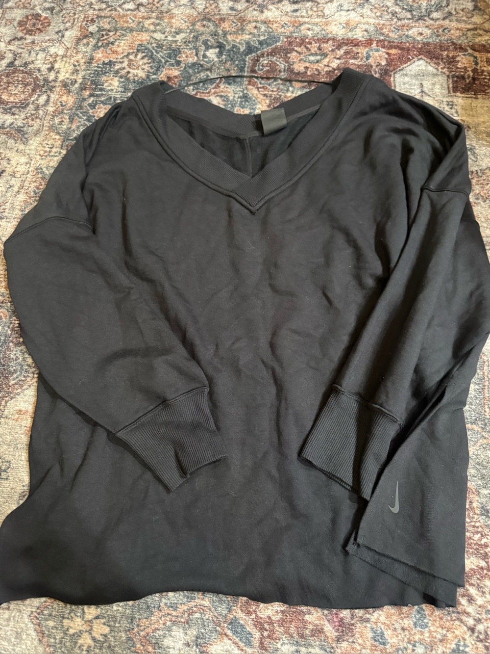Nike woman’s Black V-Neck Pullover Sweater